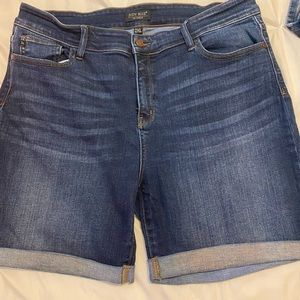 Judy Blue Bermuda Cuffed blue jean shorts 2X